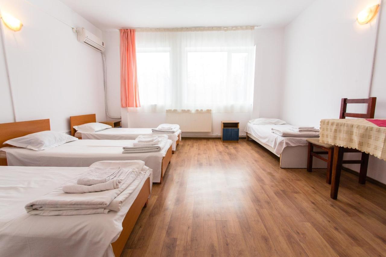 Hostel Horia Plopeni Εξωτερικό φωτογραφία