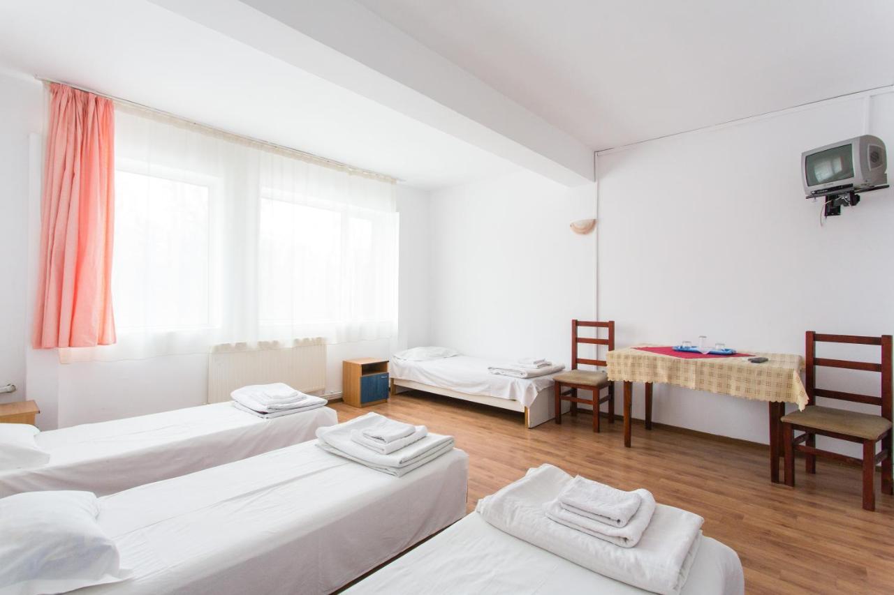 Hostel Horia Plopeni Εξωτερικό φωτογραφία
