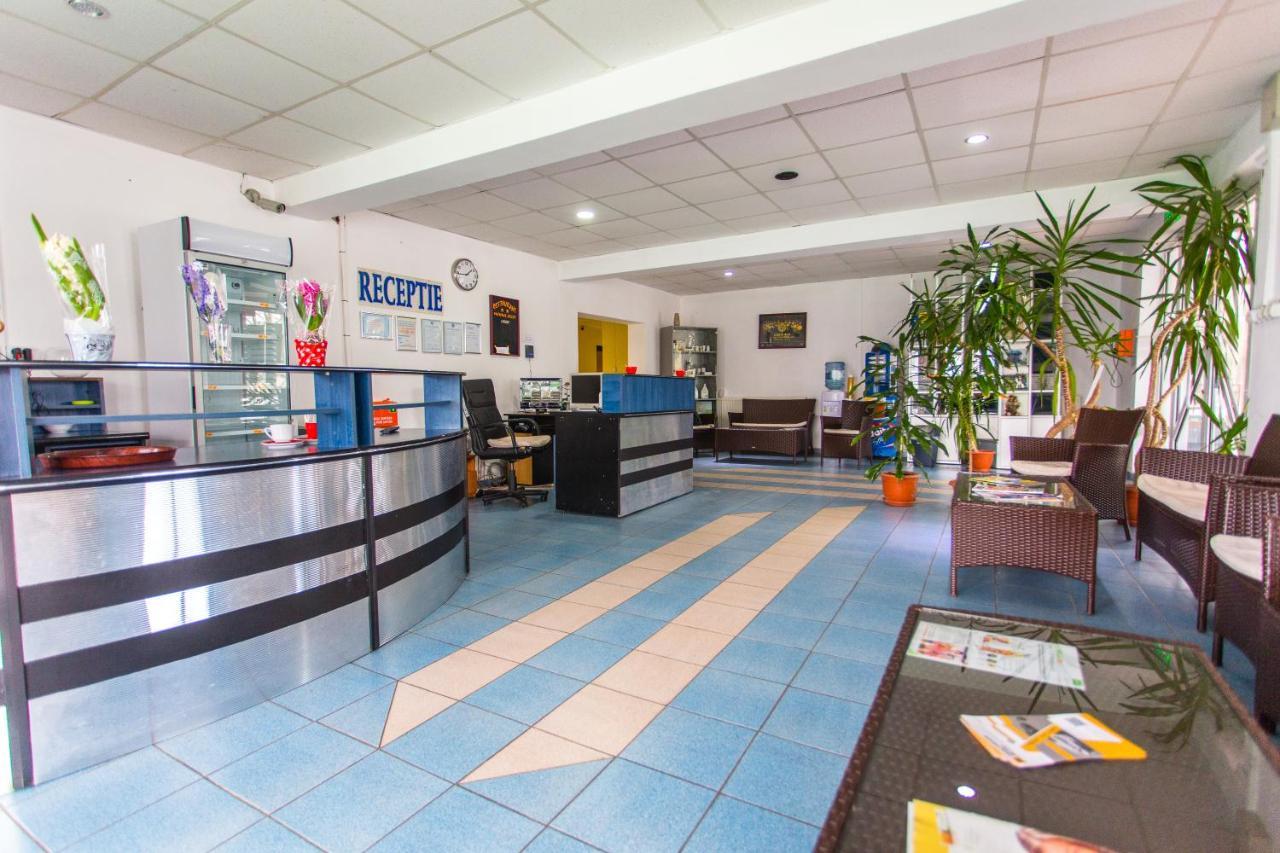 Hostel Horia Plopeni Εξωτερικό φωτογραφία