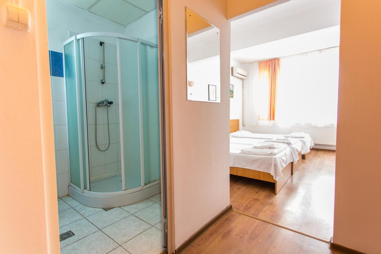 Hostel Horia Plopeni Εξωτερικό φωτογραφία