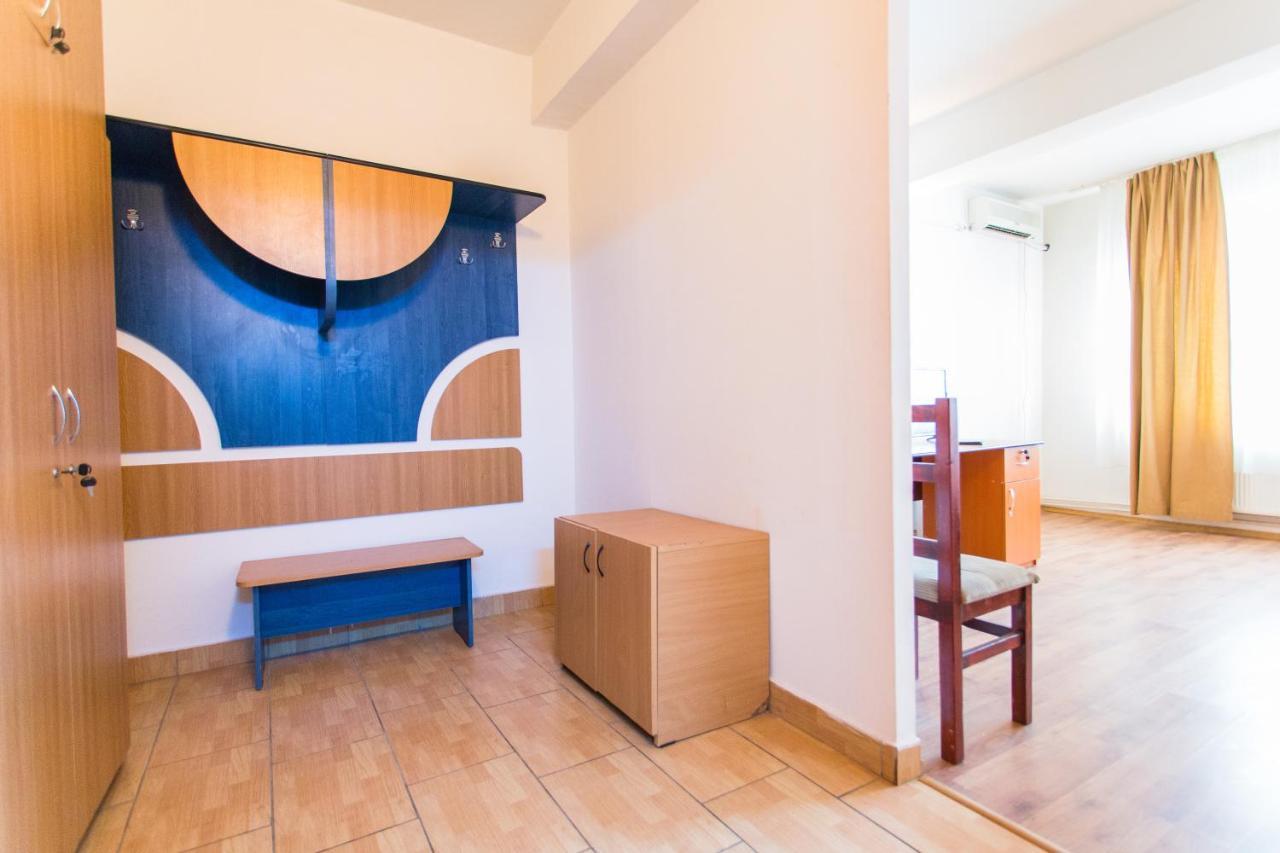 Hostel Horia Plopeni Εξωτερικό φωτογραφία